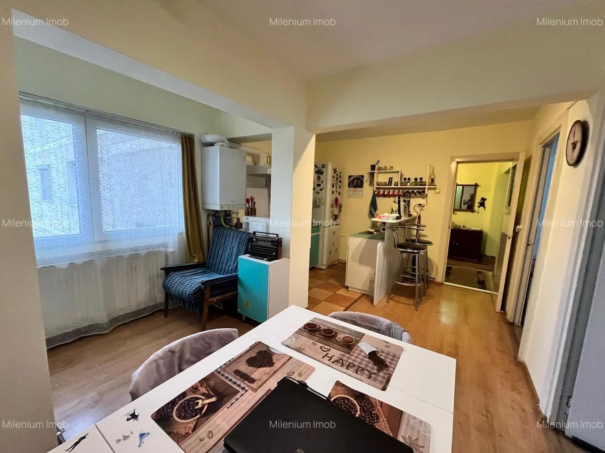 Comion 0%. Apartament trei camere, doua bai, Tractorul. - Poză 3