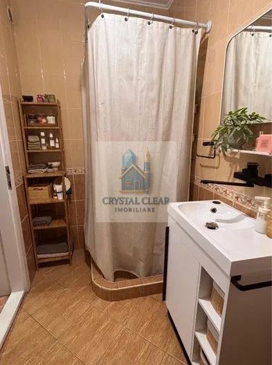 Casă cu 4 camere în curte comună - zona Dâmbu Pietros/Tudor - Poză 6