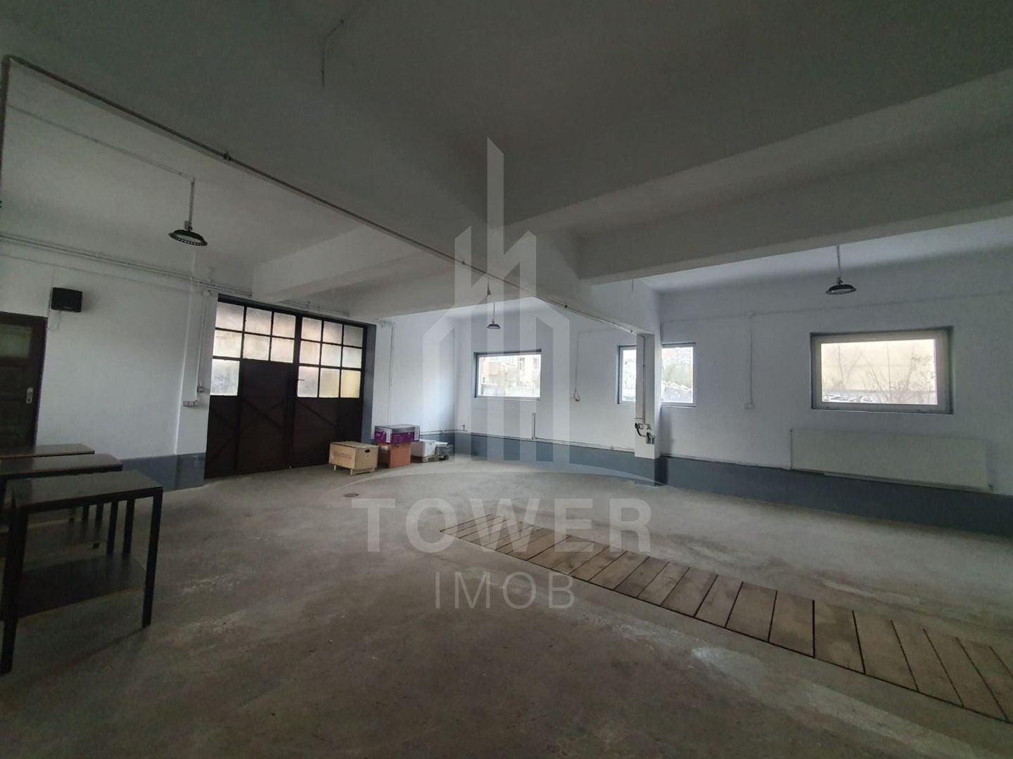 Spatiu industrial -hala (100 mp)- cu birou si baie (zona Garii) - Poză 3