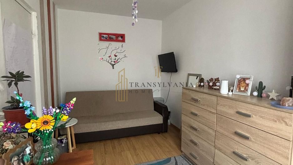 Apartament 2 camere, semidecomandat - Poză 2