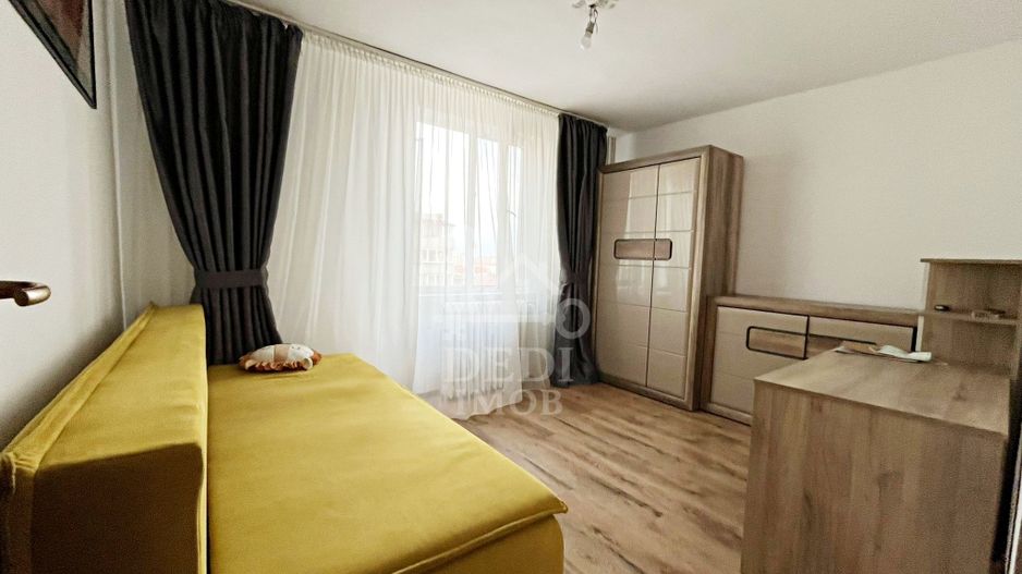 Apartament cu 3 camere de inchiriat Blv. Decebal, Oradea - Poză 3