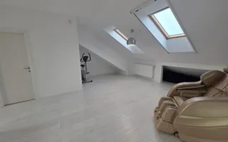Vilă  cu mansardă, piscină și design modern – Tunari - Poză 33