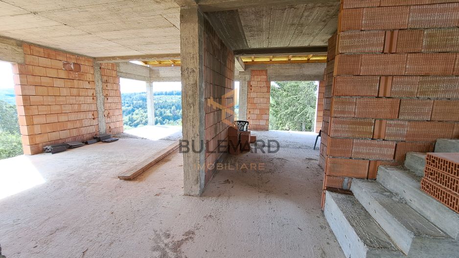 Casa la rosu 172 mp utili, 750 mp teren, view superb! - Poză 9