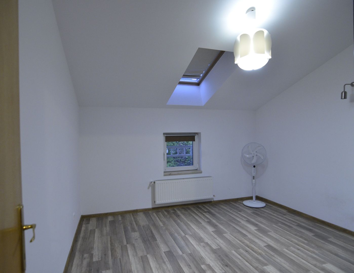 Casa insiruita zona Pipera complex rezidential AZUR - Poză 16