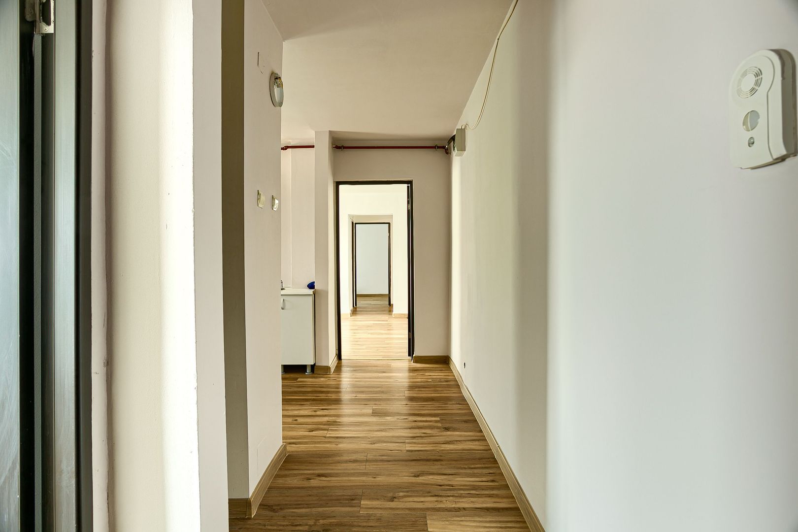 VANDUT Apartament cu 3 camere etaj 2, Micalaca - Poză 4