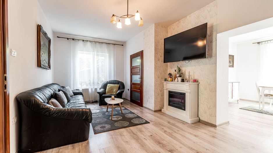 Casă în Vlaicu cu garaj și teren de 376 mp, Arad - Poză 4