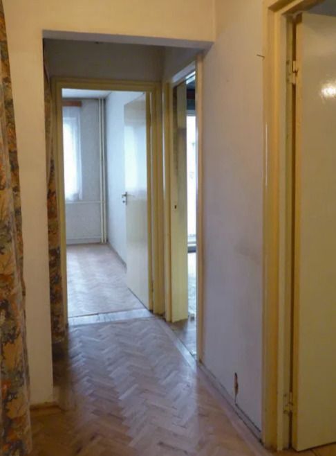 3 Camere în Astra Etaj 1 Vedere Liberă Necesită Renovare - Poză 8