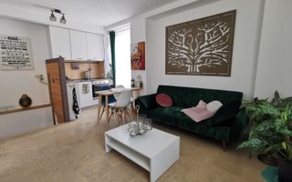 Apartament cu doua camere si loc de parcare - Poză 1