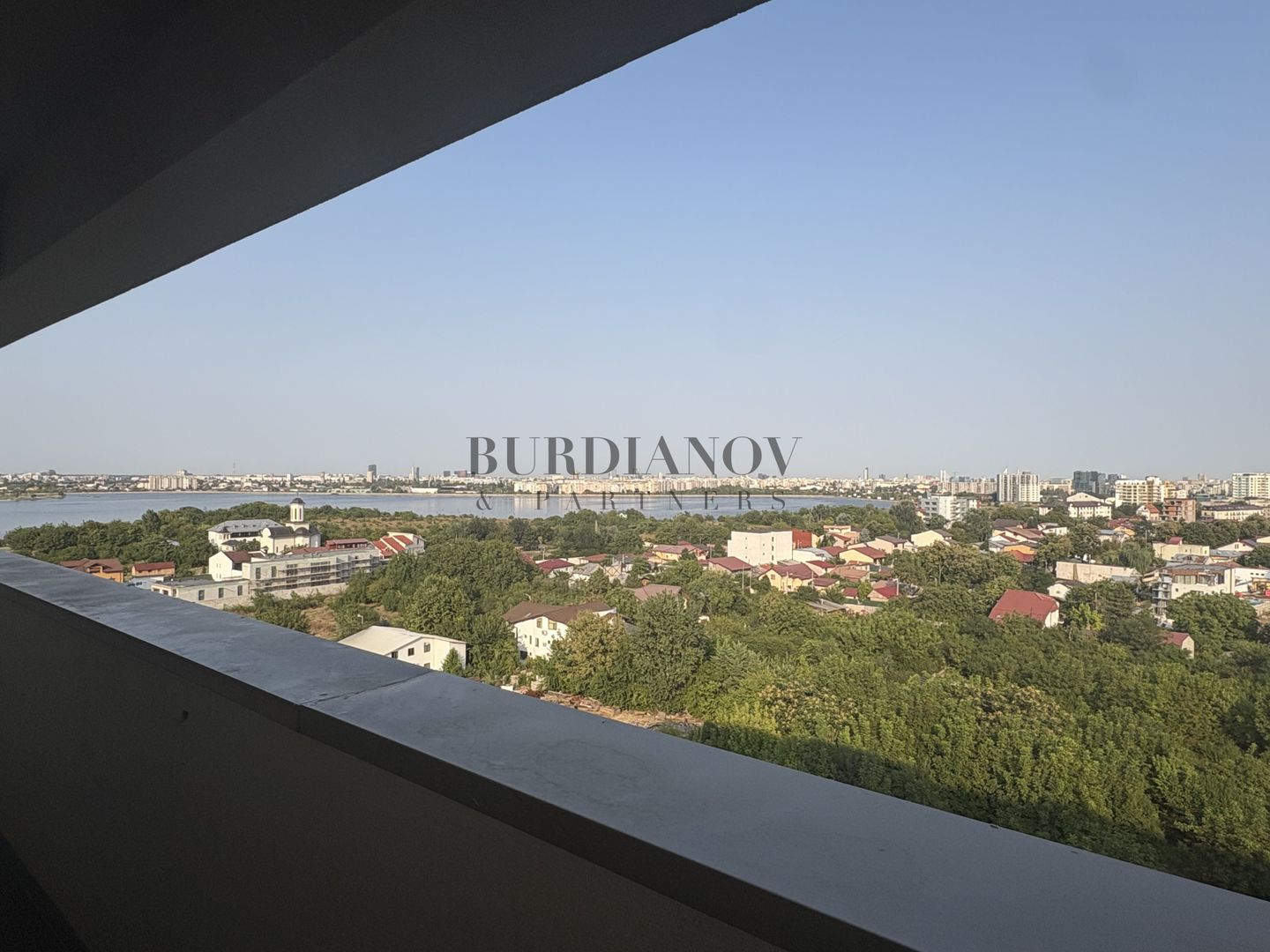 Apartament cu 3 camere - două băi - Etalon Lacul Morii - Vedere Lac - Poză 2