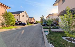 Prima inchiriere, vila cocheta, cu accente exotice - Poză 29