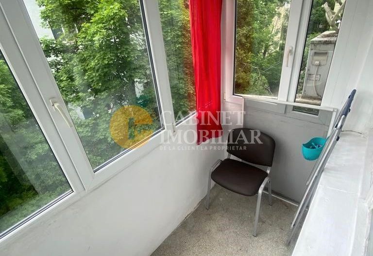 Etaj 3 apartament cu 3 camere zona Pod Ros - Poză 6