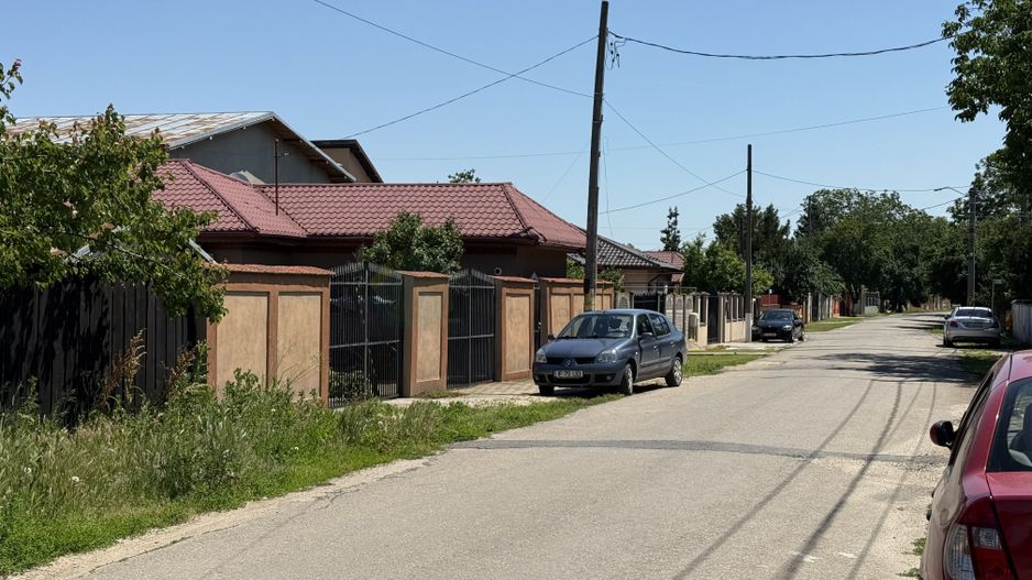 Teren central cu Autorizație de construire pt 2 vile - Poză 3