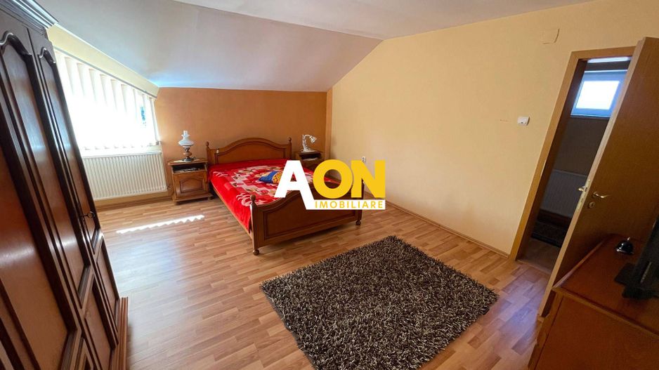 Casă cu 6 camere, teren 912 mp, garaj dublu, în zona Cetate-Schit - Poză 15