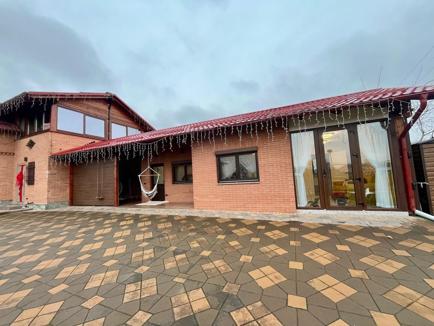 CASA COMPLET UTILATA SI MOBILATA MODERN CU GRADINA | 1100 MP |MARGINEA - Poză 46