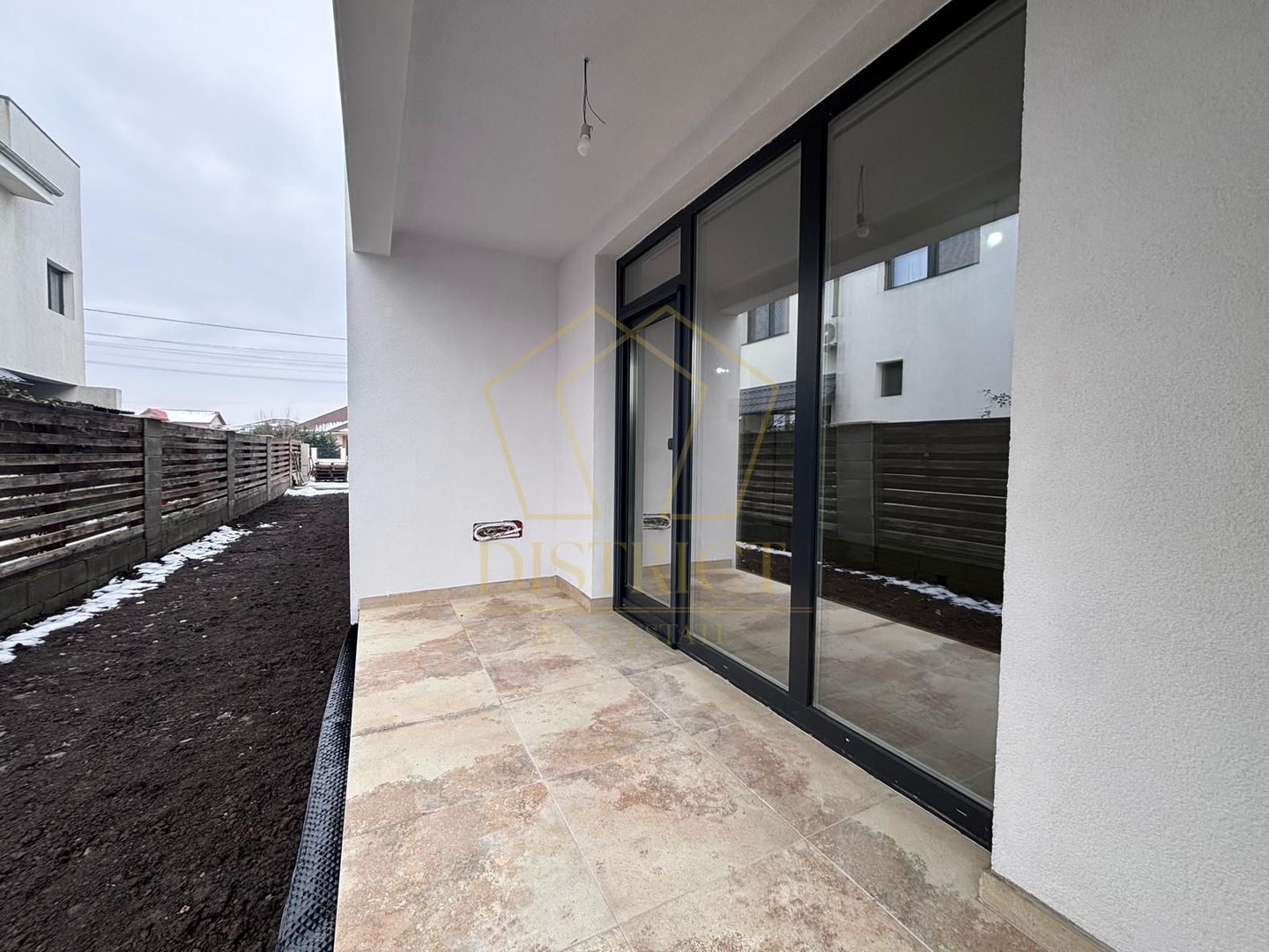 Apartamente noi cu 3 camere, curte 60-70mp | Dumbravita | CORA - Poză 16