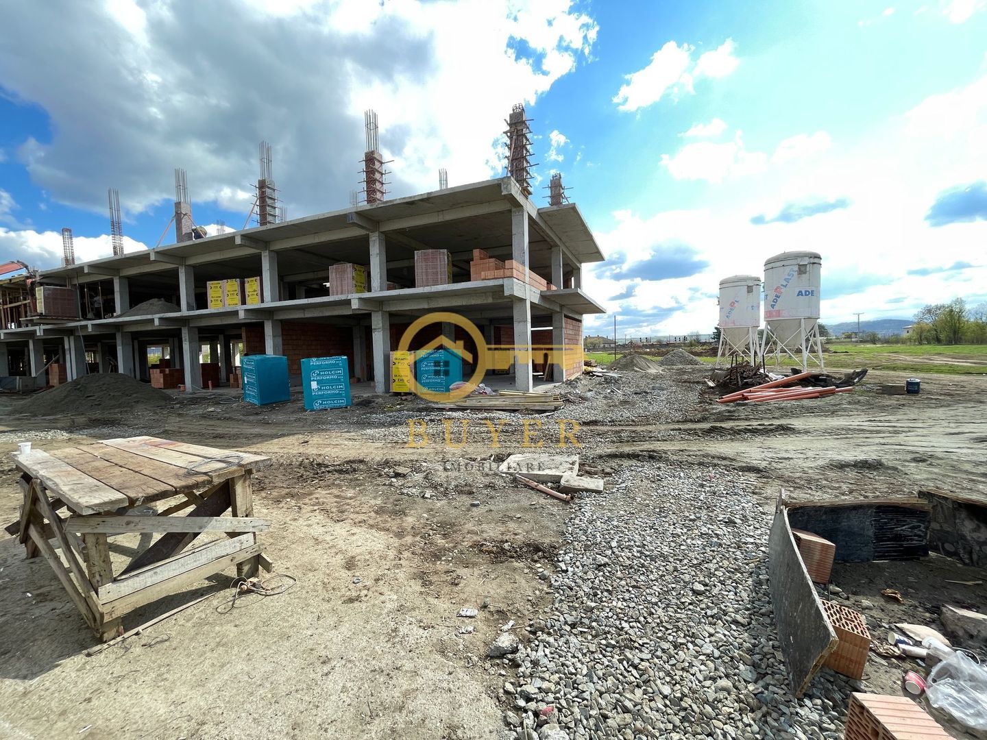 Ap cu 2 camre, etaj 2 si logie- Incalzire in pardoseala, Pret atractiv - Poză 2