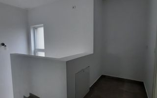 Locuinta cu 3 camere, curte si 2 locuri de parcare - Poză 12