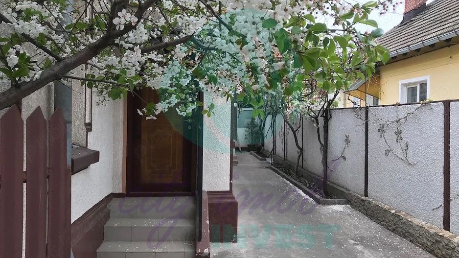 Casa pe parter, singura in curte, in Vatra Luminoasa - Poză 5