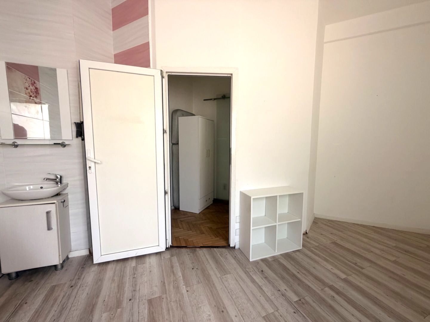 SPATIU BIROURI | VEDERE STRADALA | P-TA VICTORIEI - Poză 8