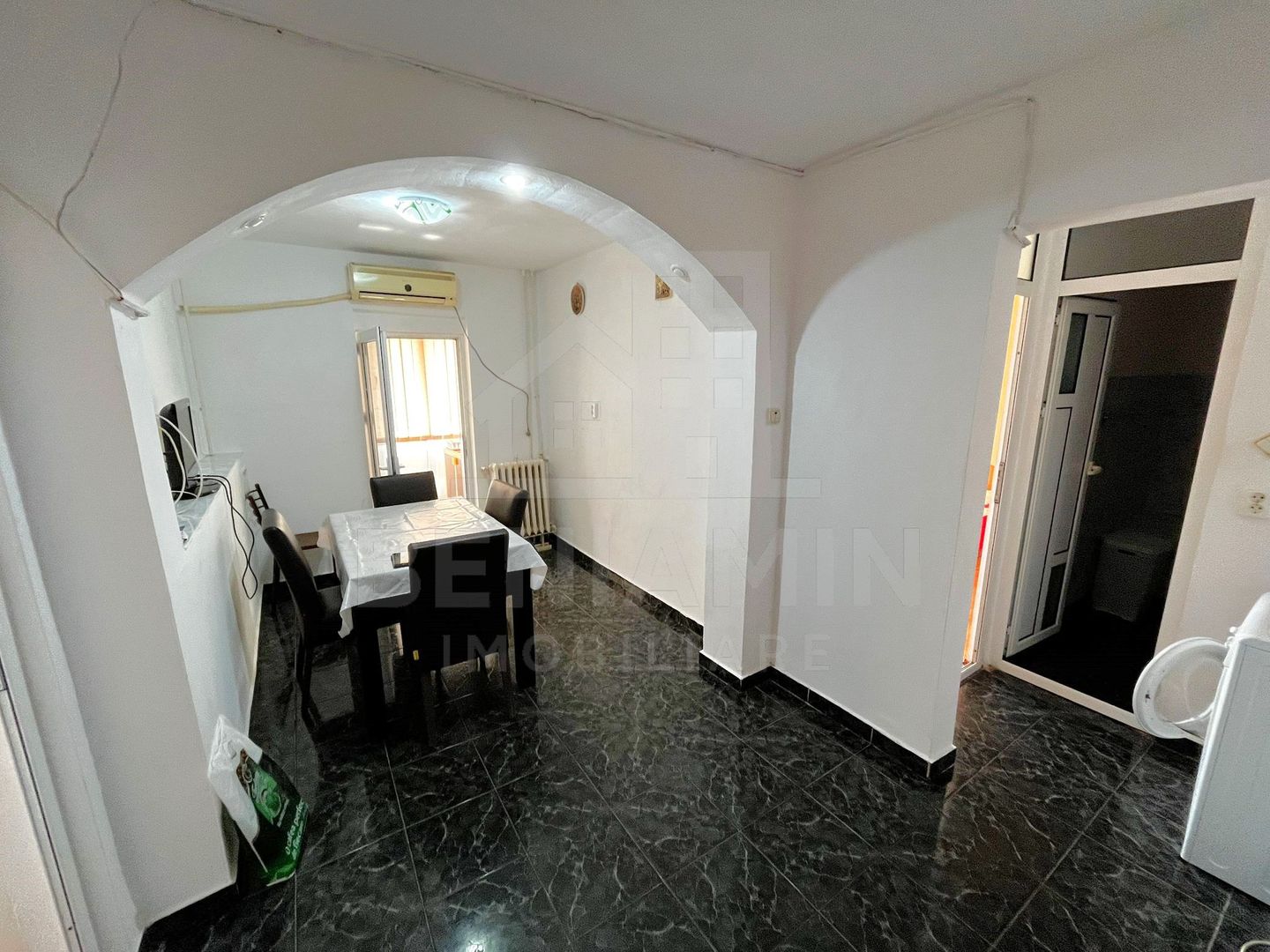 Apartament-2 Camere-Decomandat-Etajul 2-Mobilat-Utilat-CV9-Catedrala - Poză 3