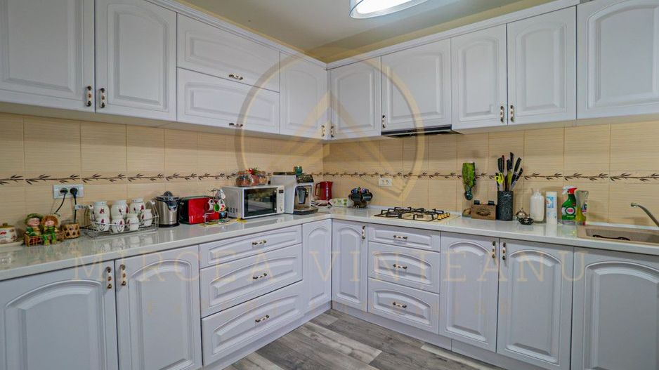 Palazu Mare / Elvila  - Vila deosebită compusă din S+P+2E, mobilata și utilata - Poză 16