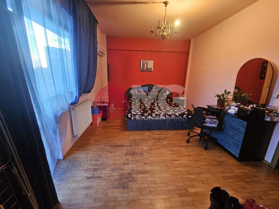 Casă Impresionantă de Vânzare Vitan ideal pentru Locuință sau Business - Poză 6