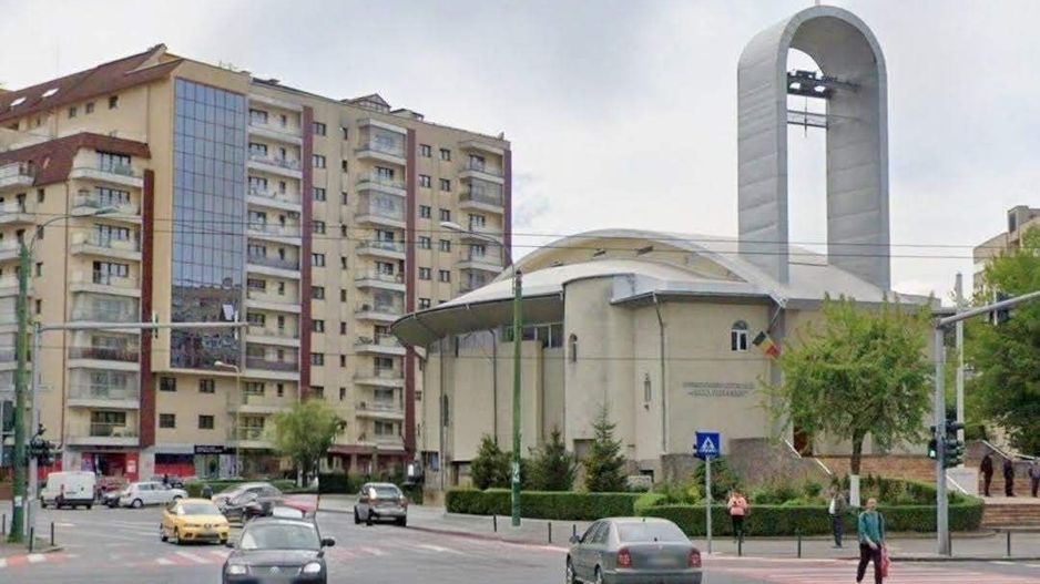 3 camere în Scriitorilor – spațiu generos, poziție excelentă, potențial ridicat - Poză 2