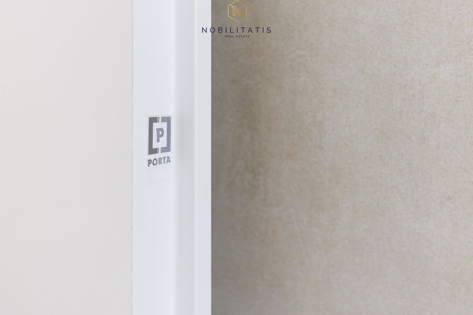 Duplex de vanzare la liziera padurii - 130 mp, 4 bai & 4 dormitoare - Poză 41