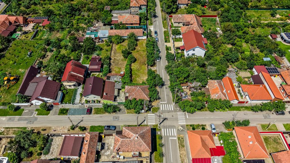 Casă cu teren 1018 mp și 2 fronturi stradale- Bujac - Poză 3