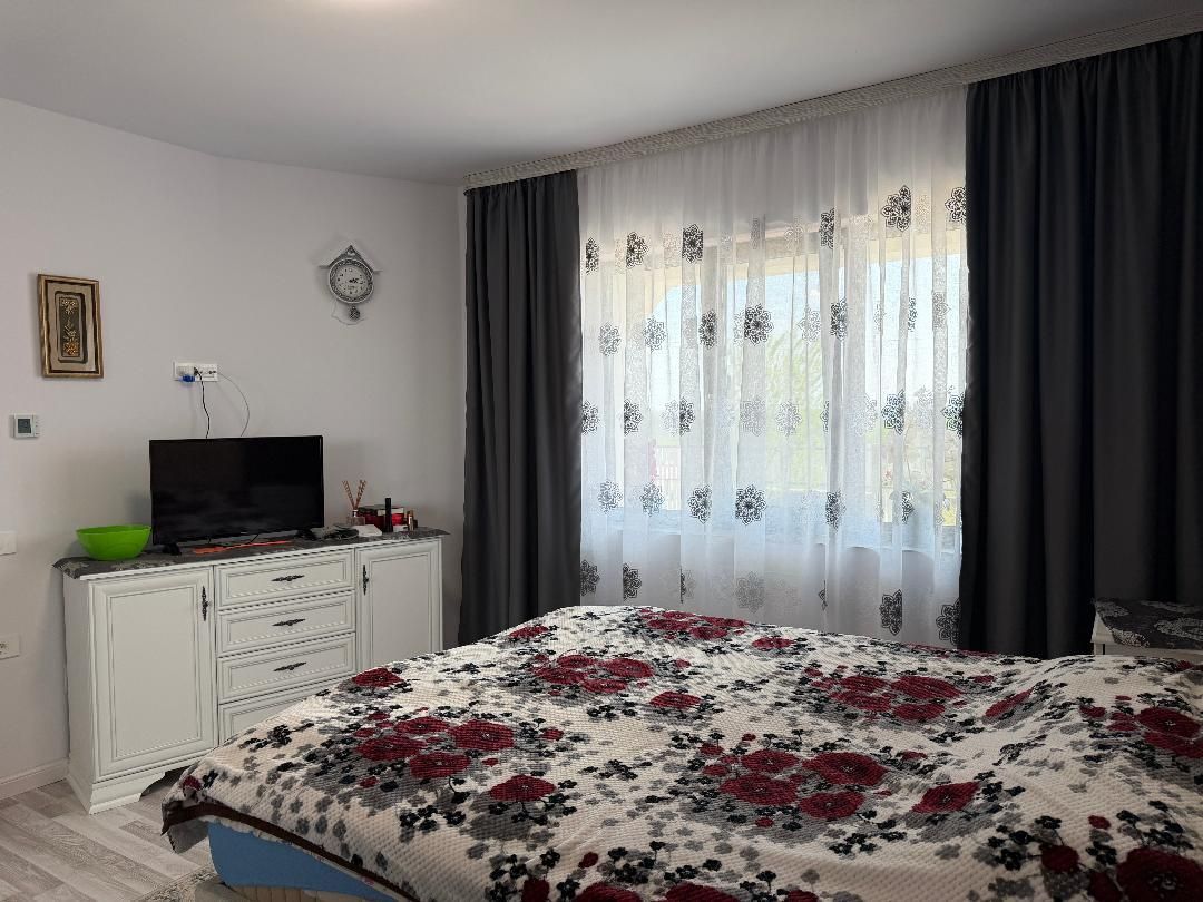 Casa noua in localitatea Carandeni - Poză 19