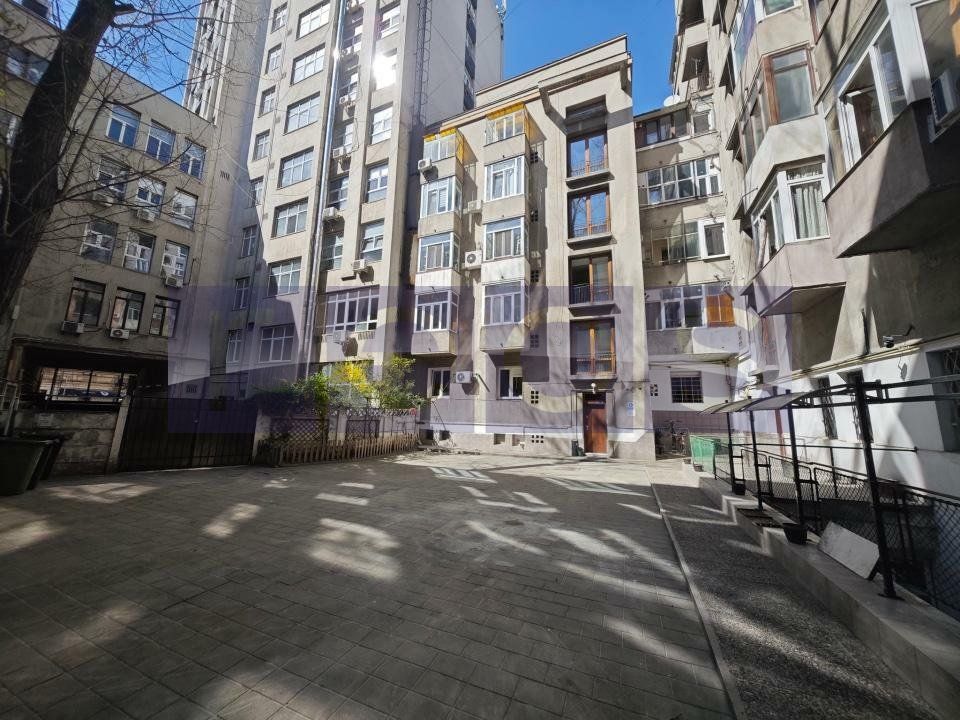 VANZARE APARTAMENT 3 CAMERE RENOVAT DECOMANDAT CENTRALA PROPRIE PIATA ROMANA - Poză 15