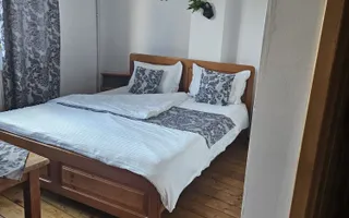 Pensiune 10 camere cu restaurant // teren 900 mp // Moieciu de Jos - Poză 24