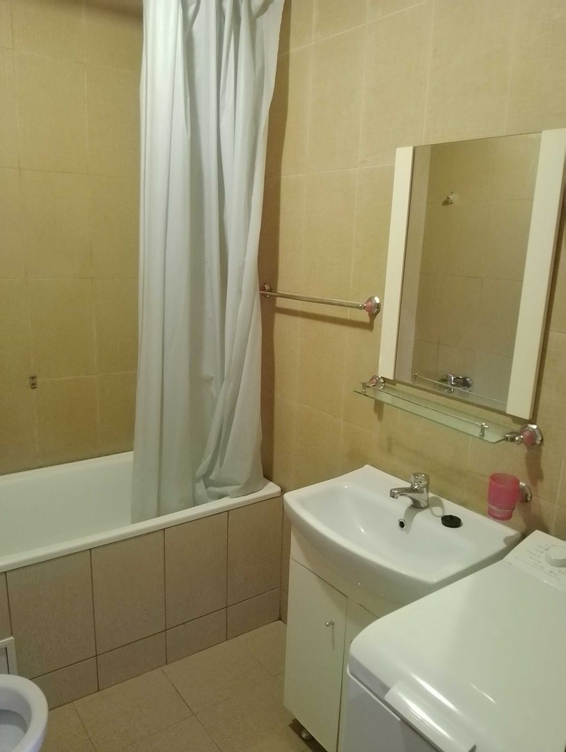 BRASADAS vinde garsoniera RENOVATA 27mp etaj 1 Bdul. Closca. - Poză 3