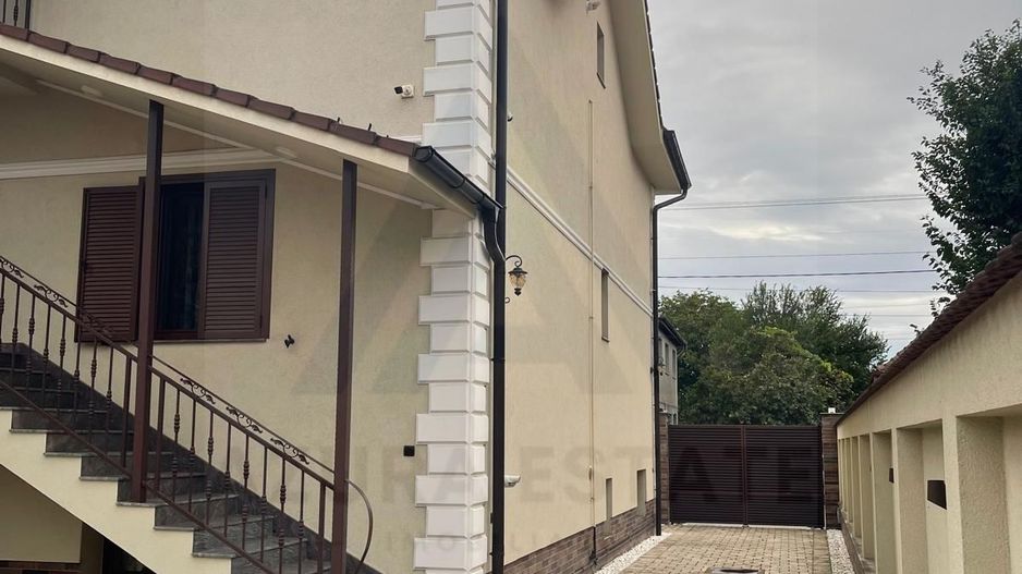 Vila 360 mp utili super exclusivista si teren 750 mp in Sibiu - Poză 2