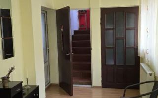 Casa de vanzare, 4 camere - Poză 3