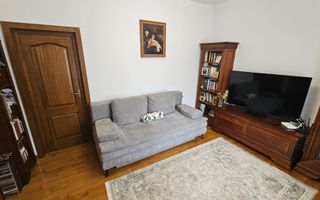 Casă deosebită, cu 5 camere, cu teren de 1132 mp – Cisnădioara - Poză 10