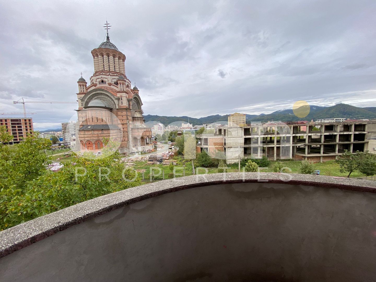 Apartament cu 2 camere decomandat, zona Catedralei - Poză 8