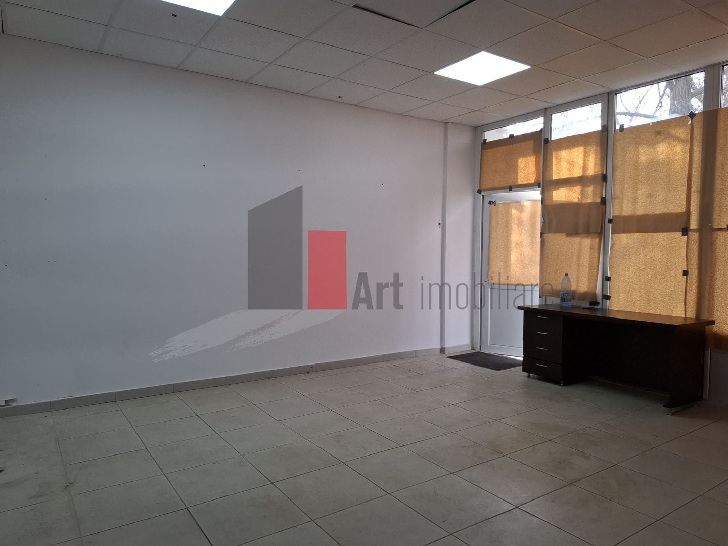 Spatiul "NESTALAN", complex comercial, Gara de Est - Poză 3