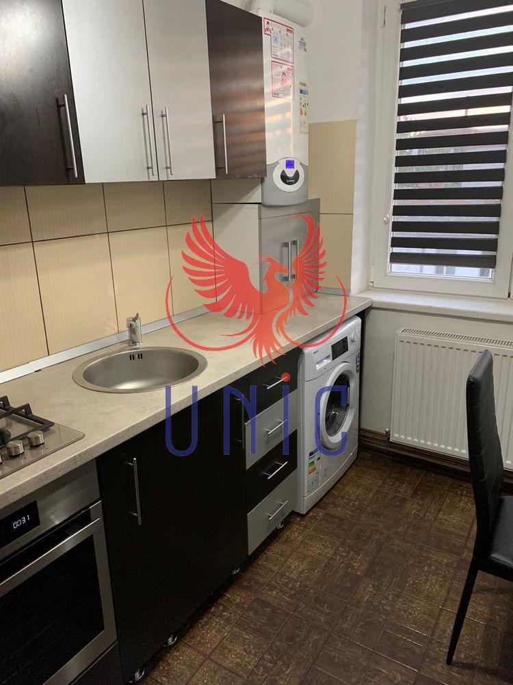 Apartament ultracentral - 3 camere semidecomandate - 500 Euro - Poză 5