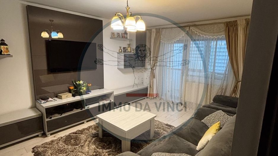 Vând apartament 3 camere Între Lacuri - Poză 1