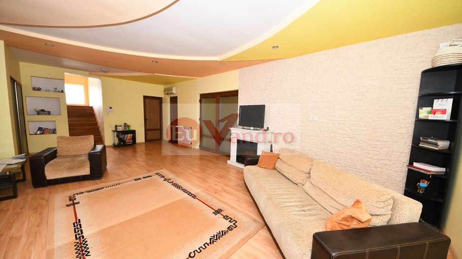 Vila spatioasa, pretabil pentru locuit/clinica, zona Micro 17 – Galati - Poză 11