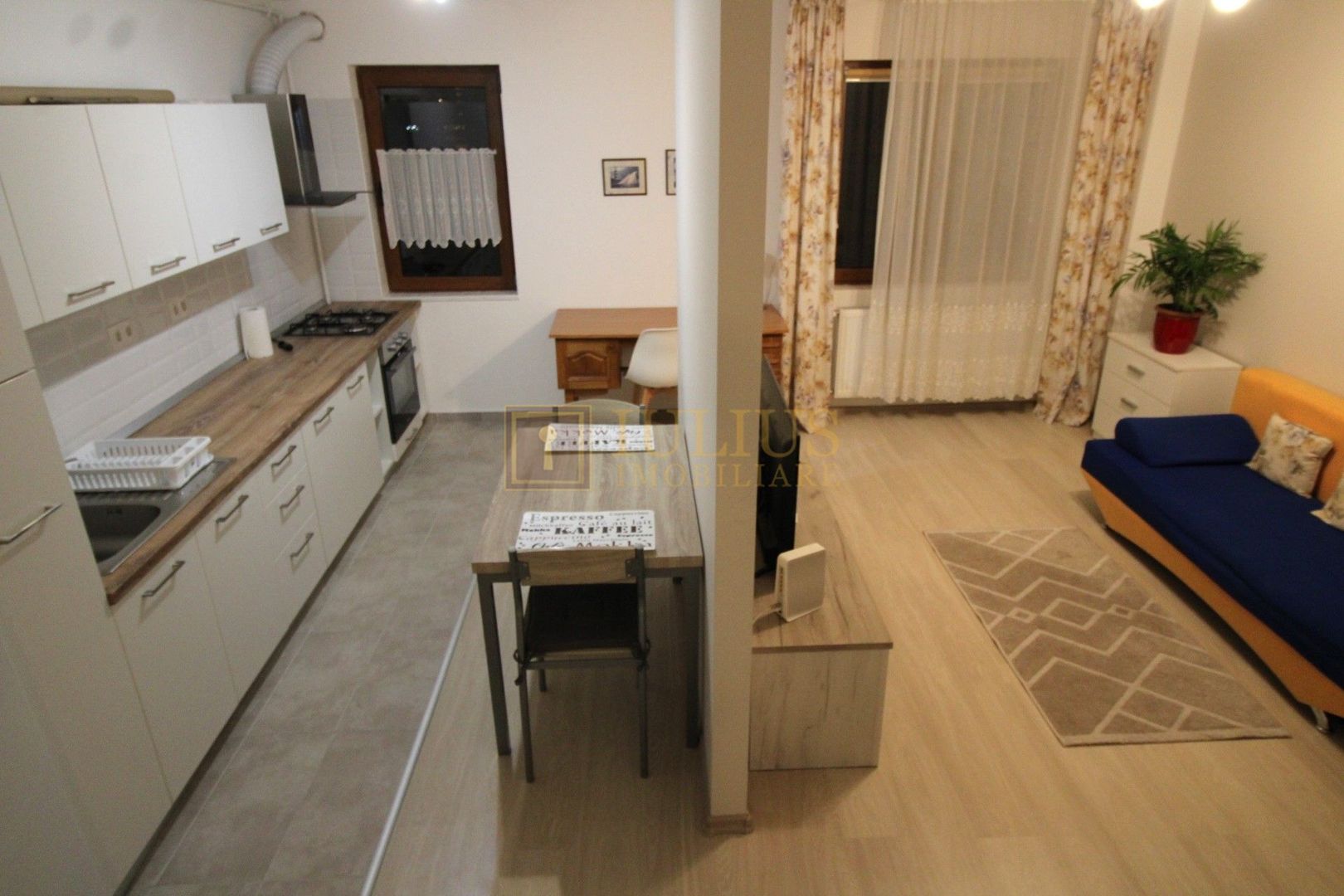 Zona de nord, Toronto Residance, mobilat modern. Loc parcare - Poză 2