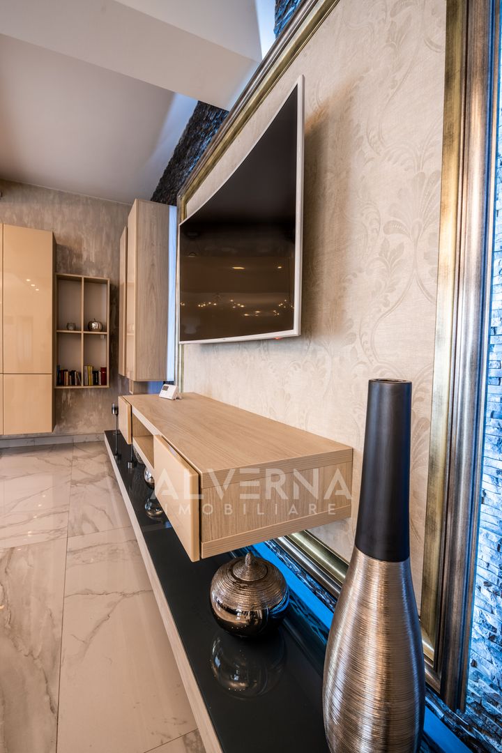 Casa individuala, 219mp, 5 camere, 4 terase, curte, zona Dambul Rotund - Poză 21