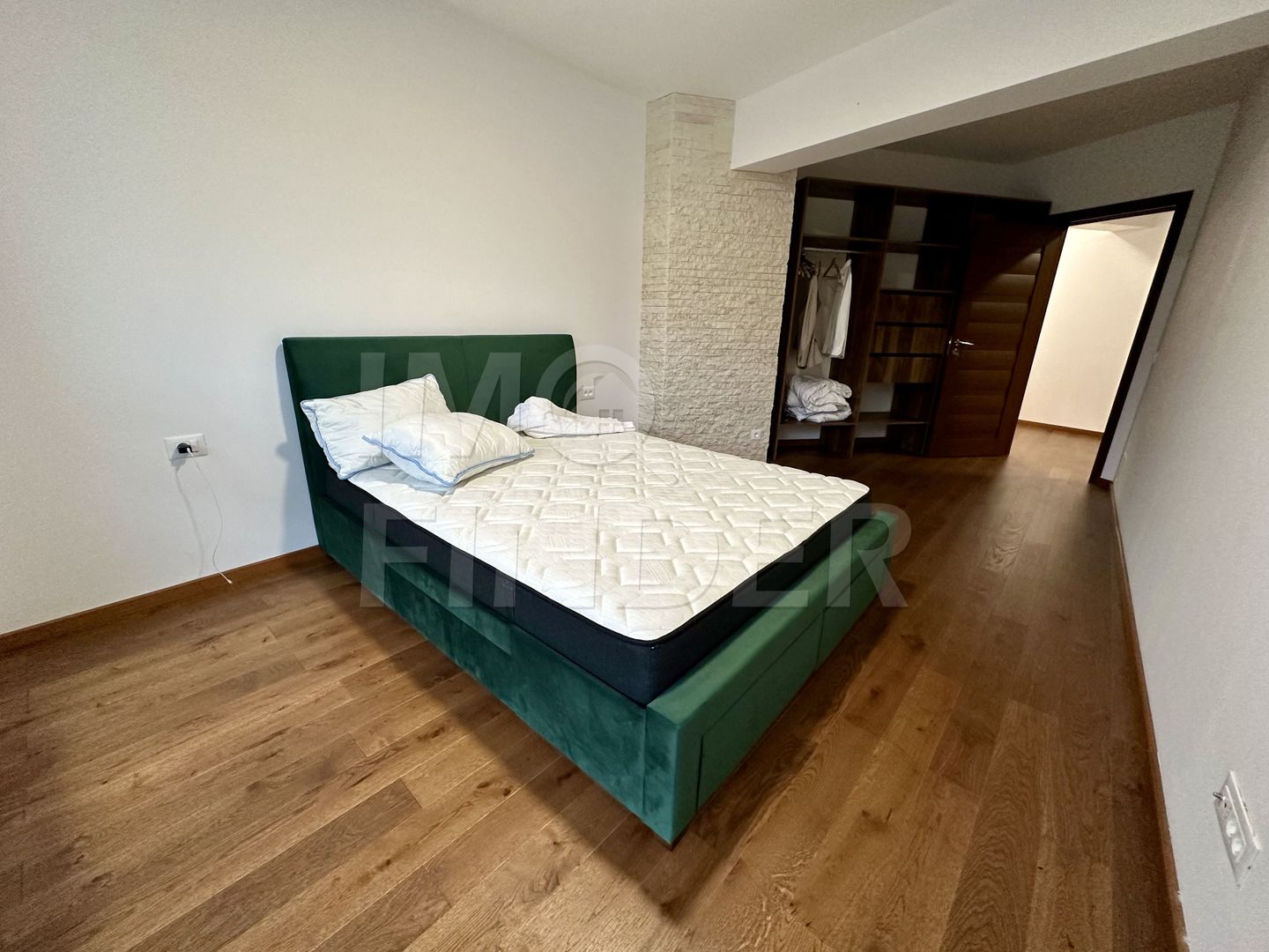Vanzare 2 camere, Zorilor, ansamblul WINGS, garaj - Poză 3