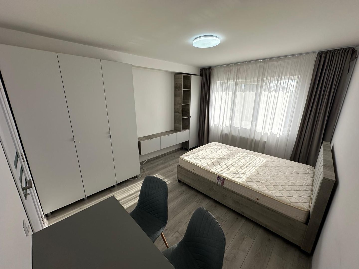 Prima Închiriere! Garsonieră Modernă & Luminoasă – Zona Titan - Poză 1