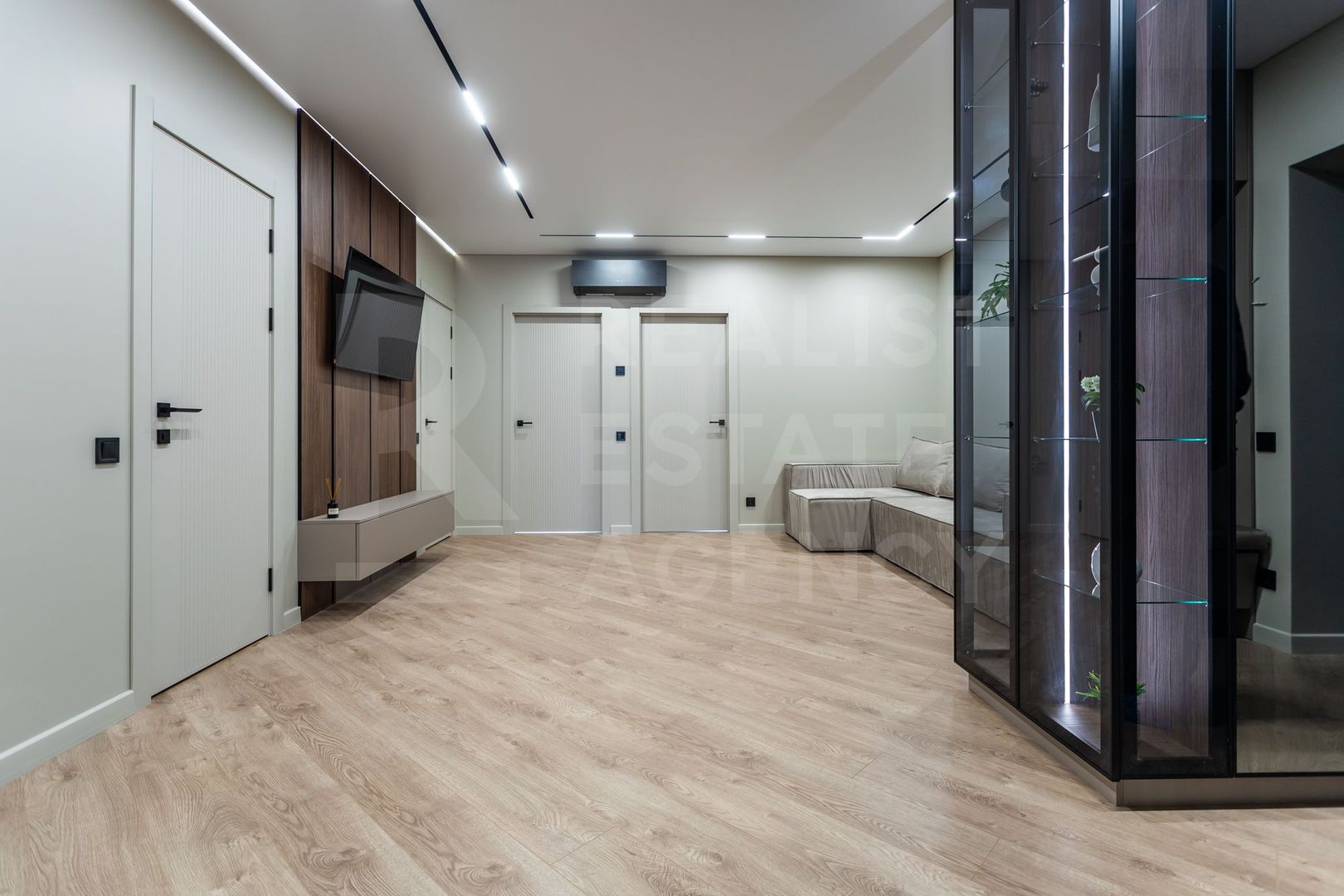 Vânzare, apartament, 3 camere+living, str. Ion Buzdugan, Buiucani - Poză 2