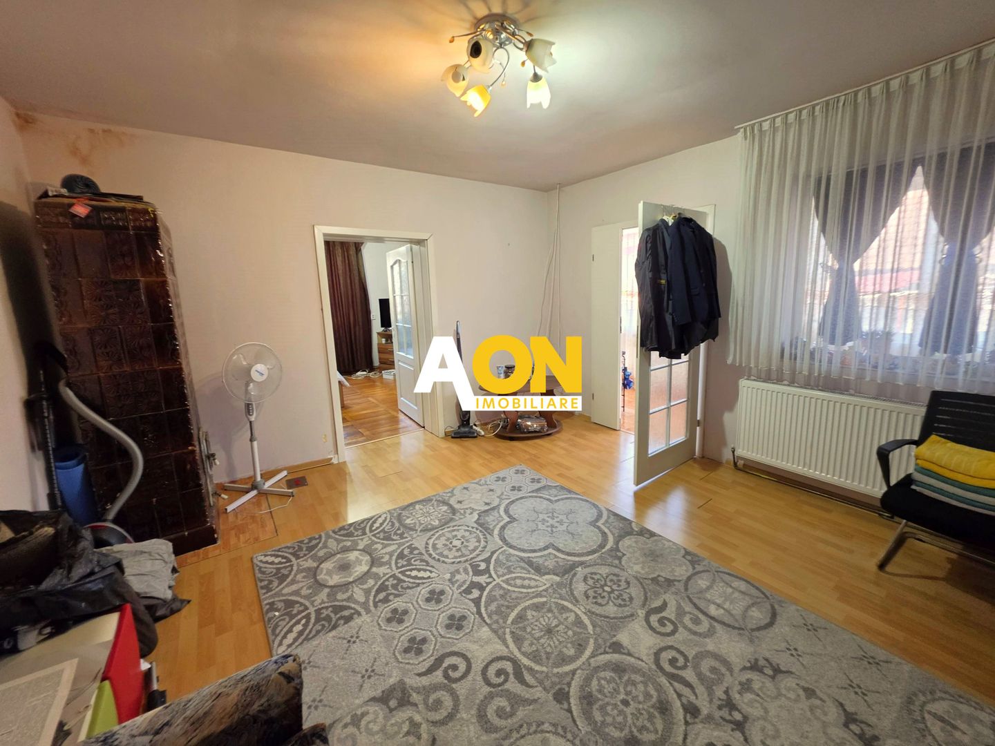 Casa cu 2 camere + anexe, toate utilitatile, 295 mp teren, zona Centru - Poză 10
