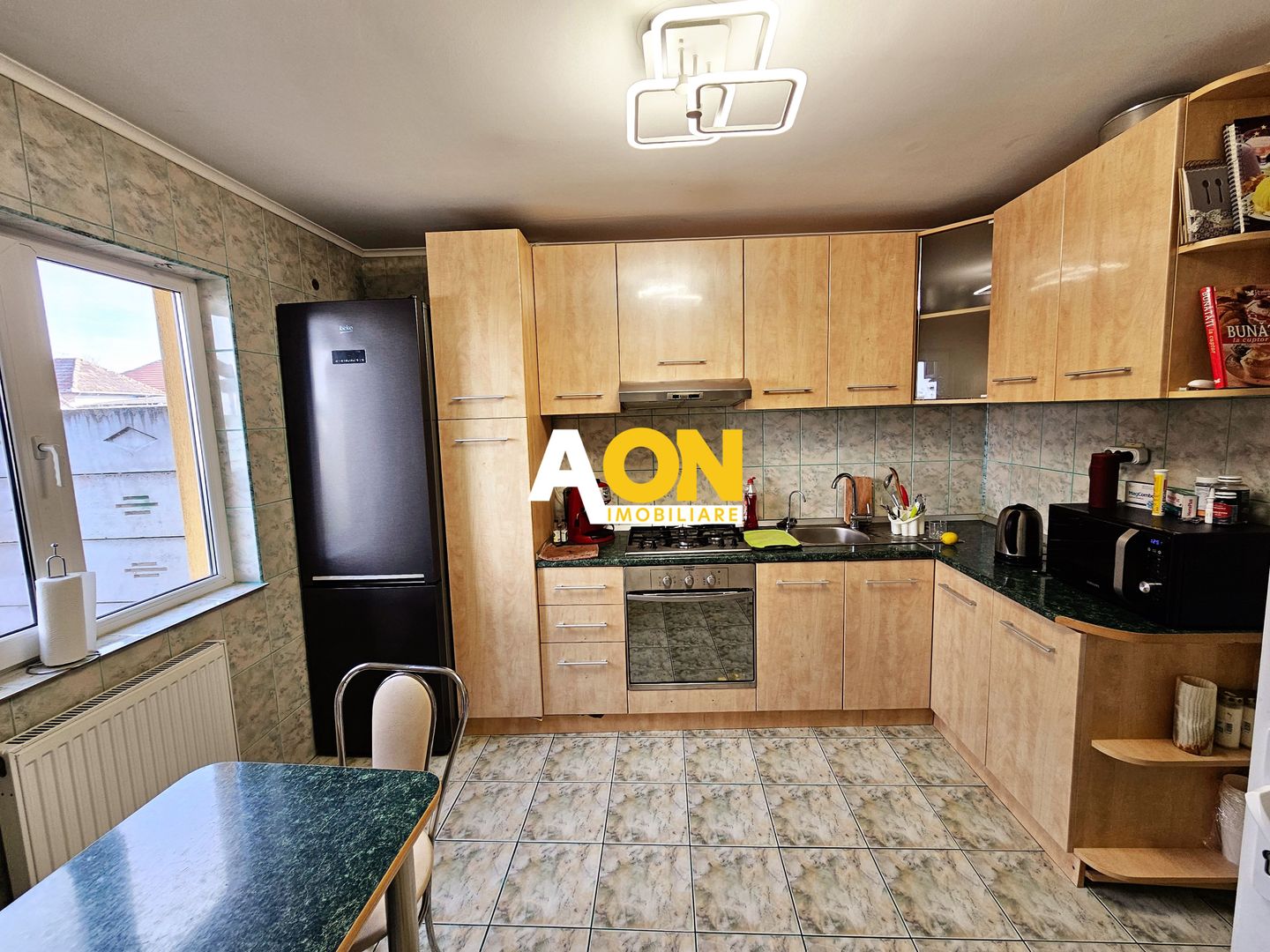 Casa 4 camere, cu garaj si pivnita, 269 mp teren, zona Lipoveni - Poză 4