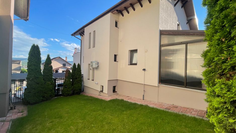Casa de inchiriat pe str.Voronet - Poză 2