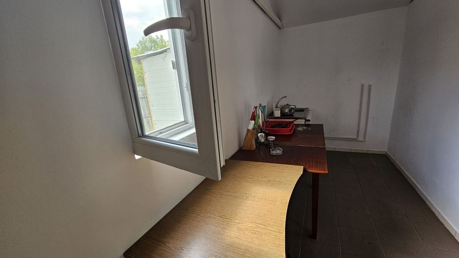 Spatiu comercial + teren, Moraresti stradal, DN7 Pitesti-Valcea - Poză 8